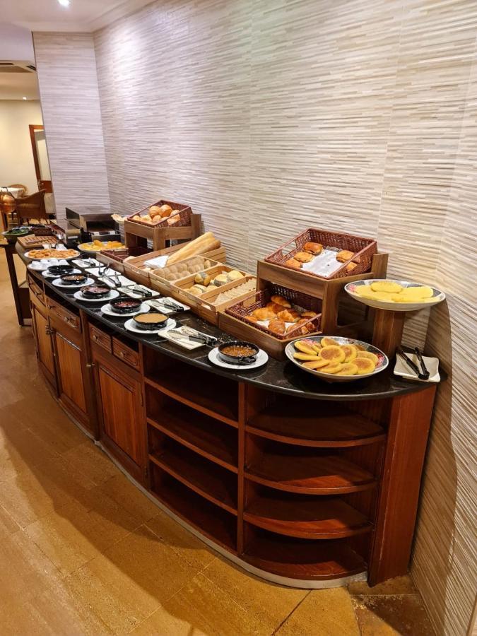 El Oumnia Puerto & Spa 丹吉尔 外观 照片