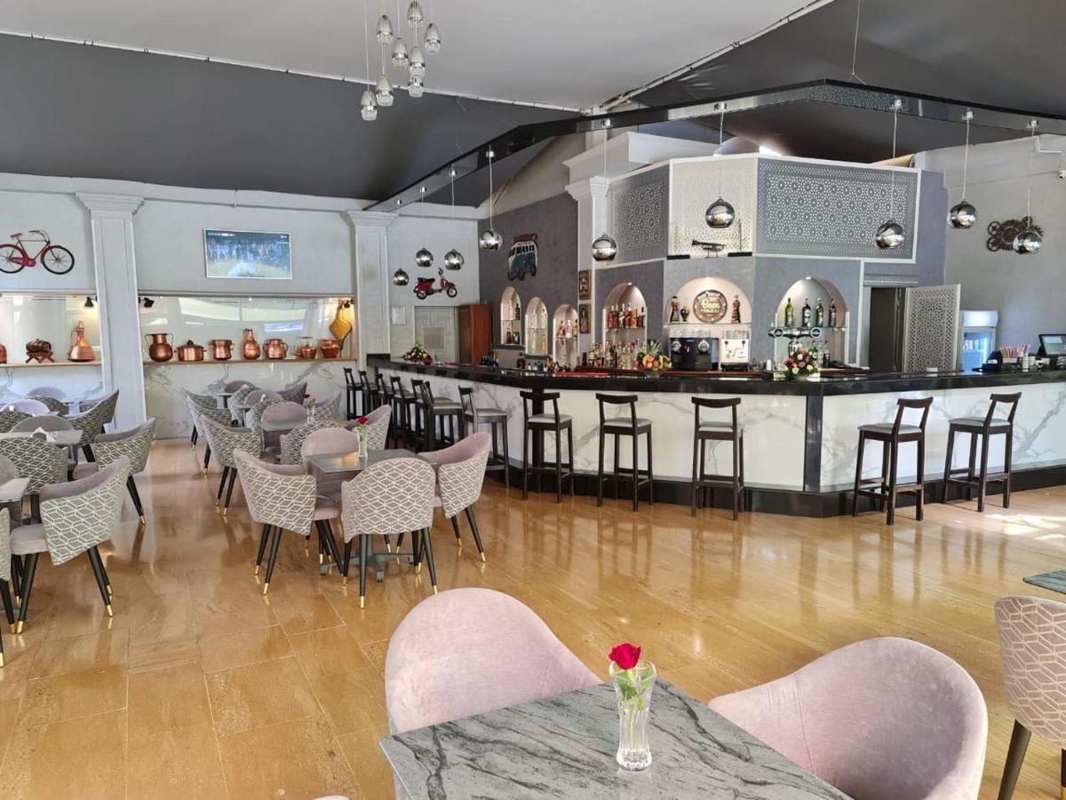 El Oumnia Puerto & Spa 丹吉尔 外观 照片