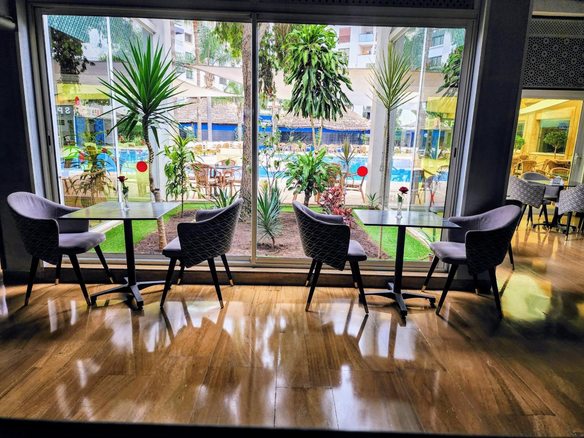 El Oumnia Puerto & Spa 丹吉尔 外观 照片
