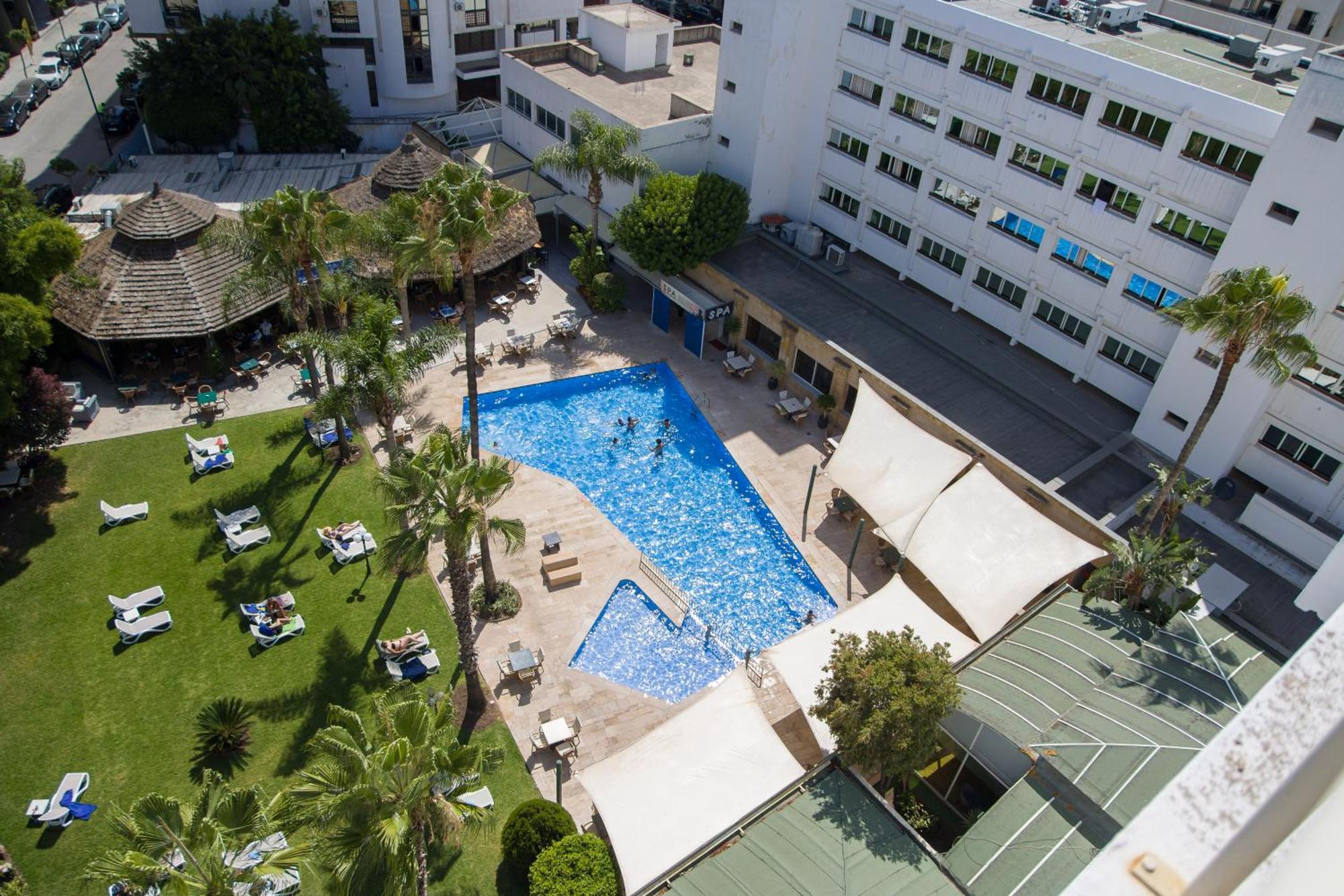 El Oumnia Puerto & Spa 丹吉尔 外观 照片