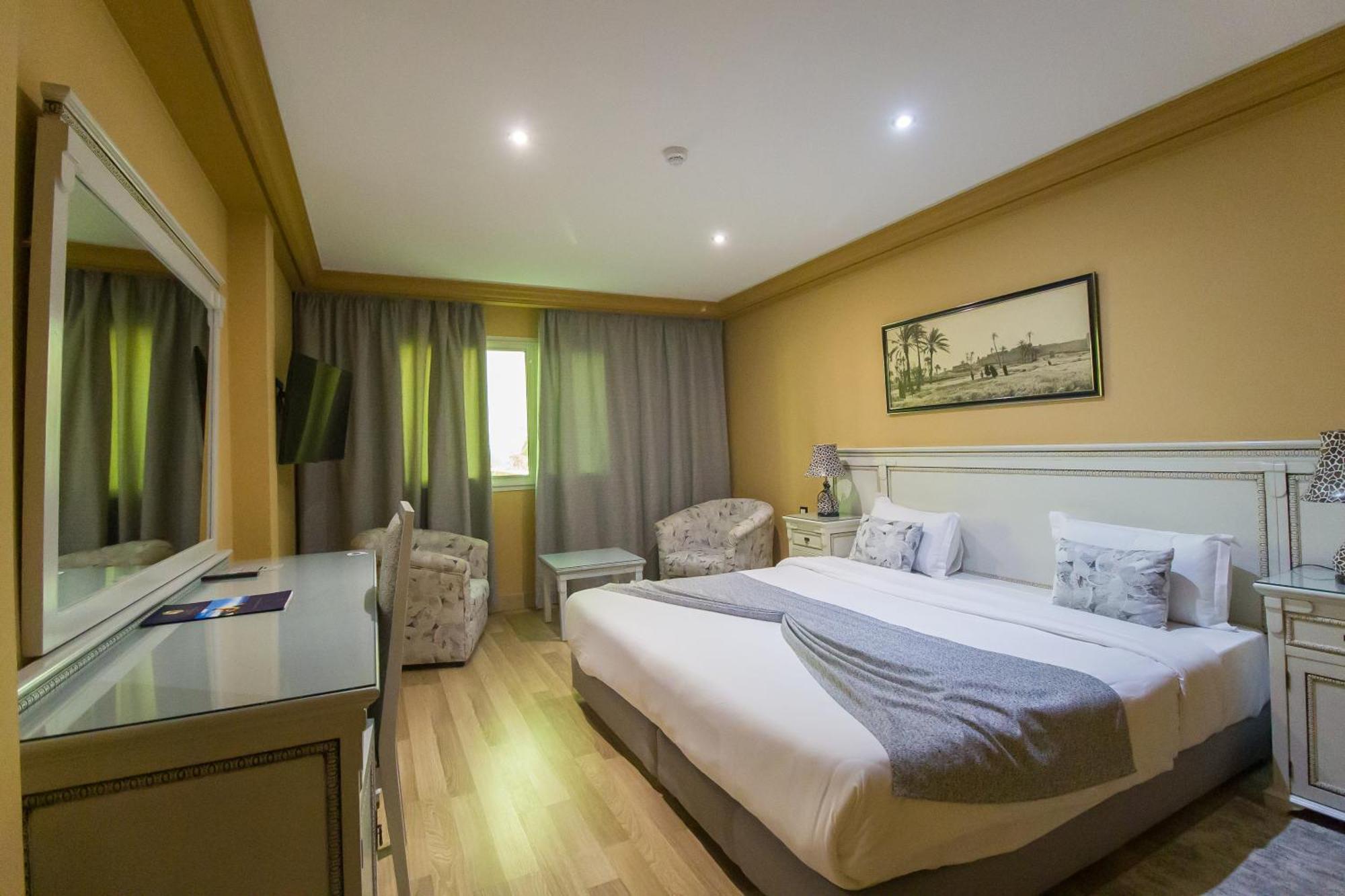 El Oumnia Puerto & Spa 丹吉尔 外观 照片